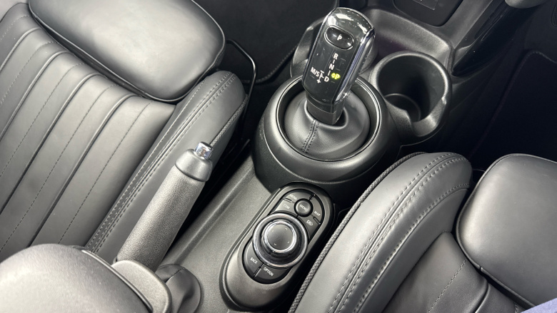 MINI Hatchback 1.5 Cooper Exclusive Premium 5dr Auto Petrol Hatchback